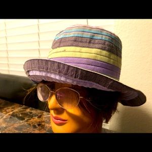 Wallaroo Girl’s Muti-Color  Casual Traveler Bucket Sun Hat Size One